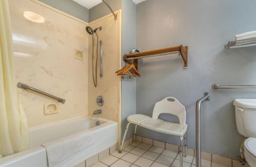 Philadelphia Hotel | Econo Lodge Inn & Suites