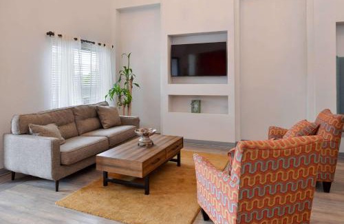 Lakeview  Jefferson County Hotel | Econo Lodge Inn & Suites Port Arthur near Sabine Pass