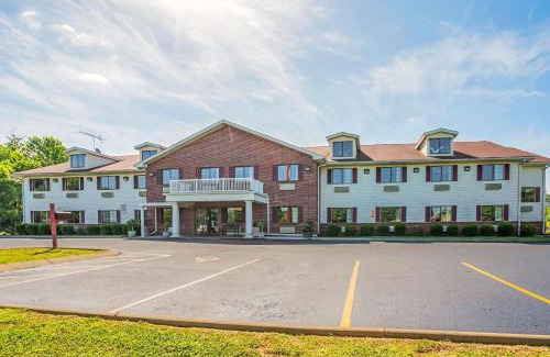 Ripley Hotel | Econo Lodge Inn & Suites