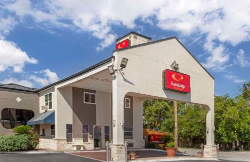 Southside Hotel | Econo Lodge Inn & Suites Near Lackland AFB