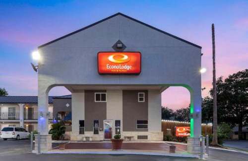 Southside Hotel | Econo Lodge Inn & Suites Near Lackland AFB