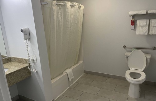 Clairton Hotel | Econo Lodge Jefferson Hills Hwy 51