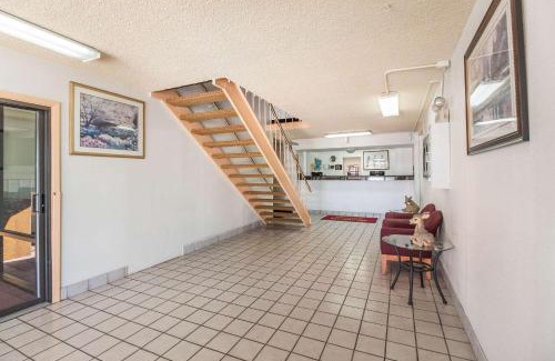 Lexington Cabin | Econo Lodge Lexington