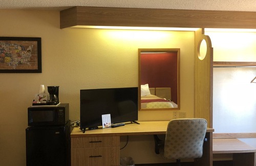 Pittsburg Hotel | Econo Lodge London North