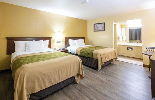 McAlester Hotel | Econo Lodge McAlester