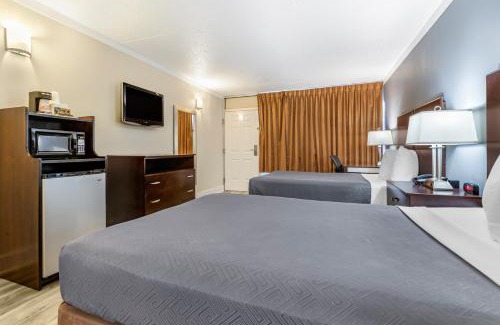 Conway Hotel | Econo-Lodge of Conway