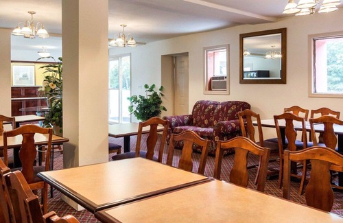 Petersburg Hotel | Econo Lodge Petersburg - Fort Lee