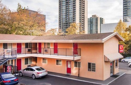Downtown Portland Cabin | Econo Lodge Portland Downtown