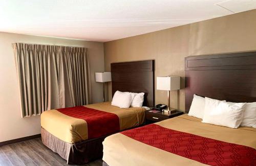 Downtown Portland Cabin | Econo Lodge Portland Downtown
