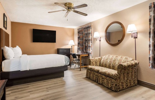 Selmer Hotel | Econo Lodge Selmer