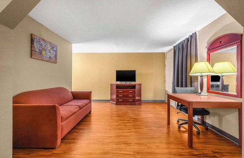 Decatur Hotel | Econo Lodge