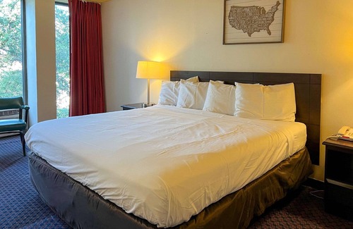 San Angelo Hotel | Econo Lodge