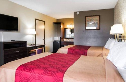 Selma Hotel | Econo Lodge
