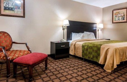Selma Hotel | Econo Lodge