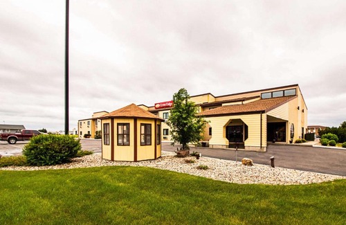 Watertown Cabin | Econo Lodge