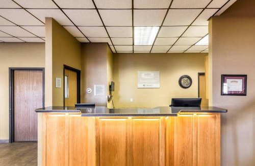 Valley City Hotel | Econo Lodge - Valley City