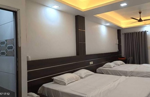 Kalamassery Bed & Breakfast | Economic Double King Bedroom
