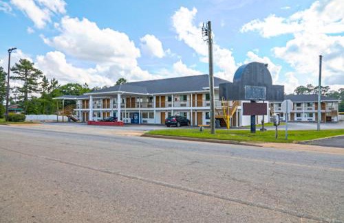 Ashburn Hotel | Economy Inn By OYO Ashburn