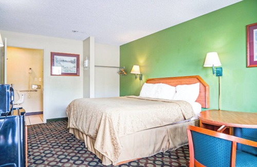 Ashburn Hotel | Economy Inn By OYO Ashburn
