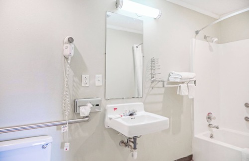 Ashburn Hotel | Economy Inn By OYO Ashburn
