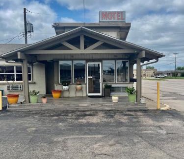 Ada Hotel | Economy Inn