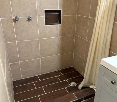 Bay City Hotel | Economy inn