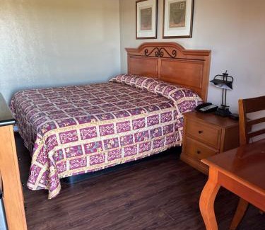 Bay City Hotel | Economy inn