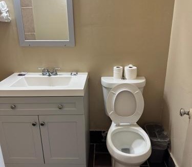 Bay City Hotel | Economy inn