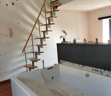 Saint-Victor-de-Morestel House | Ecrin de bien-être proche Viarhôna et Walibi