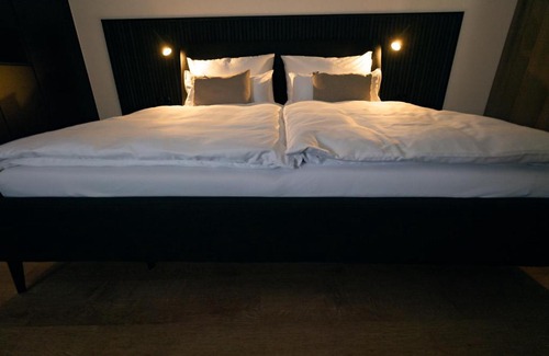 Jois Apartment | EDELHOF room