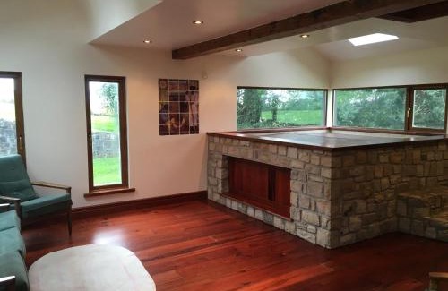 Ennis Villa | Eden Cottage Countryside Retreat