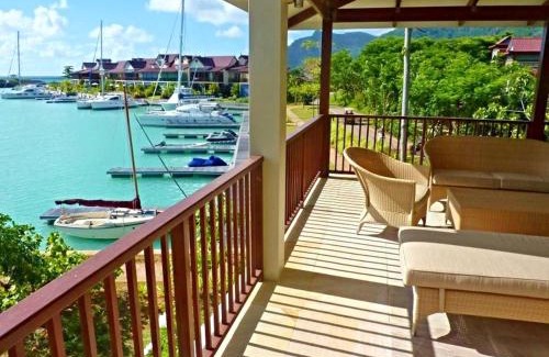 Eden Island Apartment | Eden Island, Beach front, Luxury, 3 Bed Ensuite, WiFi