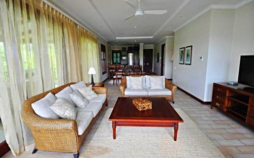 Eden Island Apartment | Eden Island, Beach front, Luxury, 3 Bed Ensuite, WiFi