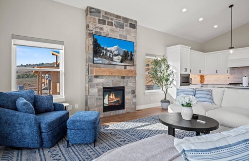 Eden House | Eden Overlook B10|Hot Tub| Mtn Views|Biking Trails