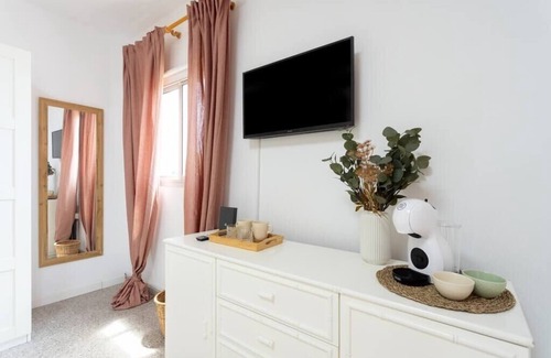 San Isidro Apartment | Eden Rentals 102 Surfy Stylish BedandCoffee Balcony