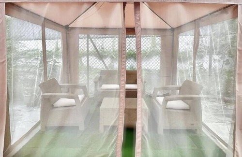 Marine Parade Apartment | Eden Suite 06