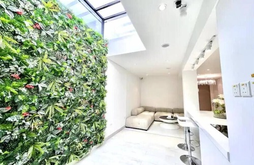 Marine Parade Apartment | Eden Suite 06