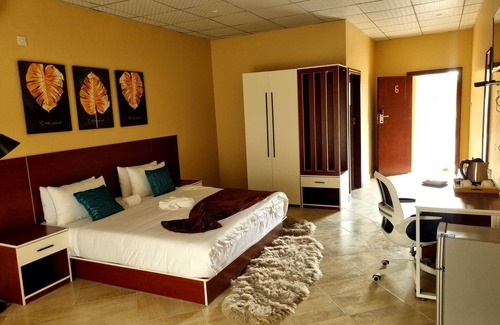 Shakawe House | Eden Wood Guest House