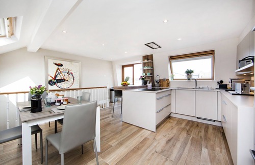 Sands End Apartment | EDENVALE STREET, FULHAM - Stunning, 2 bed, 2 bath maisonette with roof terrace
