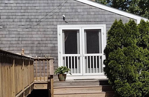 Edgartown Apartment | Edgartown convenience to beach, restaurants, shopping and public transportation.
