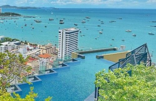 Pattaya Bay Apartment | Edge Central PATTAYA Sky Residence with Infinity Pool & Free Netflix