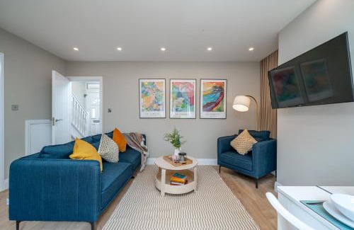 Burnt Oak House | Edgeware Home 4 Bedroom House-Free Parking