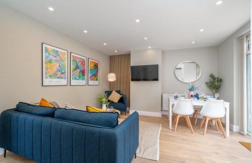 Burnt Oak House | Edgeware Home 4 Bedroom House-Free Parking