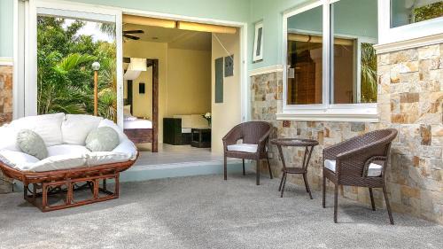 Puerto Galera Resort | Edgewater Dive & Spa Resort