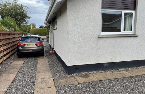 South Galson House | 'Edgewood' - spacious detached bungalow