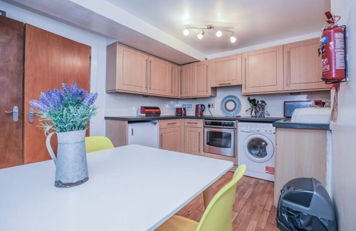 Gifford Apartment | Edinburgh Cozy City Apartment