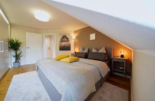 Zwickau Apartment | EDLER WOHNRAUM Noble Stadtoase mit Boxspringbett, Kaffeevollautomat & Parkplatz