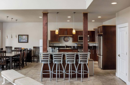 Mountain View House | Edradour Estates, Best of Bend for 14! 6 Kings!