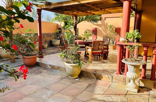 Zig Zag Ward Apartment | Effie Mountain View Halona villa