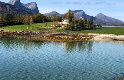 Ballangen House | Efjord and Stetind Resort - Cabin Kobbernestinden